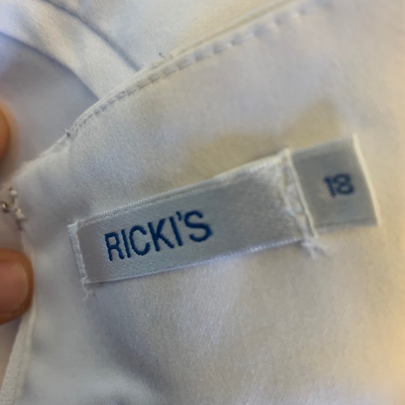 White midi skirt, size 18 - Picture 4 of 4